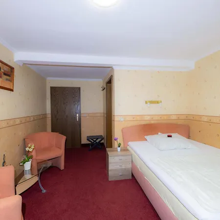 Hotel Am Rathaus Menden Esterno foto